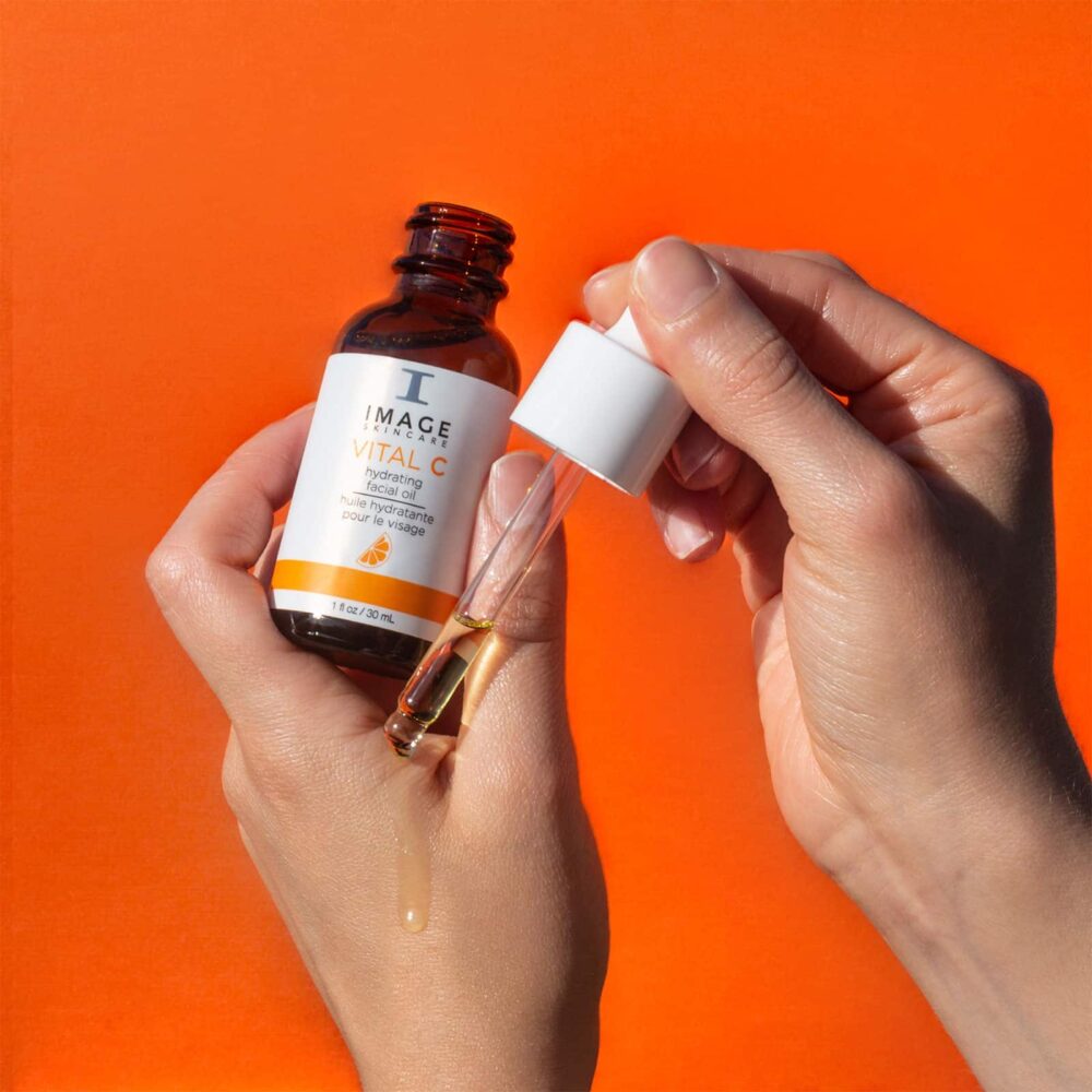 image-skincare-vital-c-niisutav-naooli-2 Увлажняющее масло для лица VITAL C