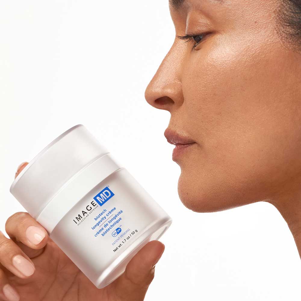 IMAGE_MD_biotech_longevity_creme_model IMAGE MD Biotech крем